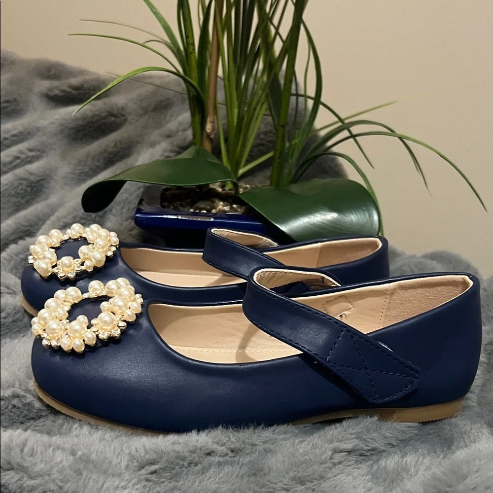 Coutgo Toddler Dress Shoes with Pearl Accents NIB retail $40 - Picture 4 of 7